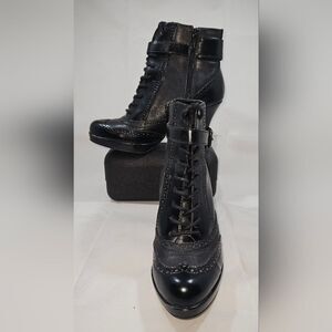 Apt. 9: Size 7, Ankle Boots